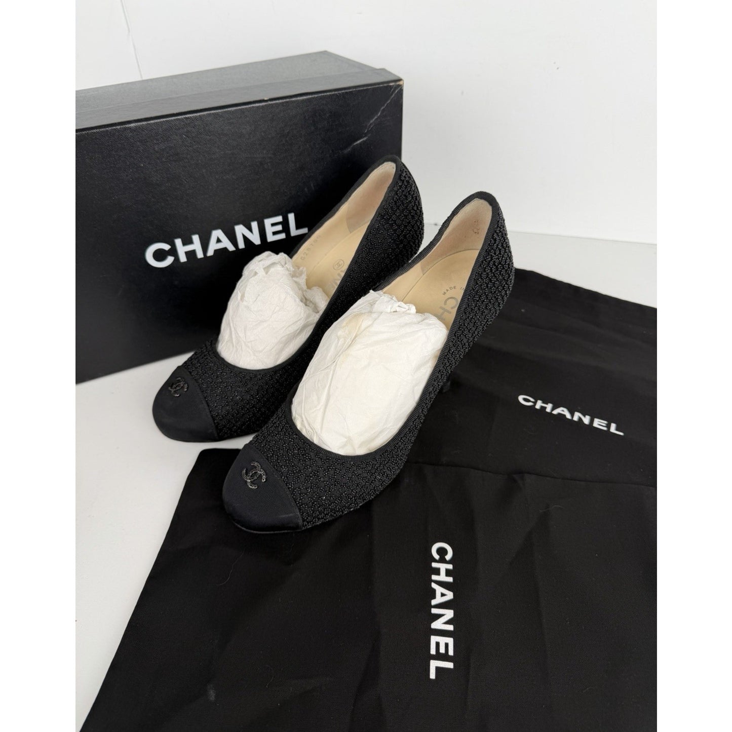 Chanel Interlocking CC Logo Beaded Cap-Toe Pumps in Black EU 38.5