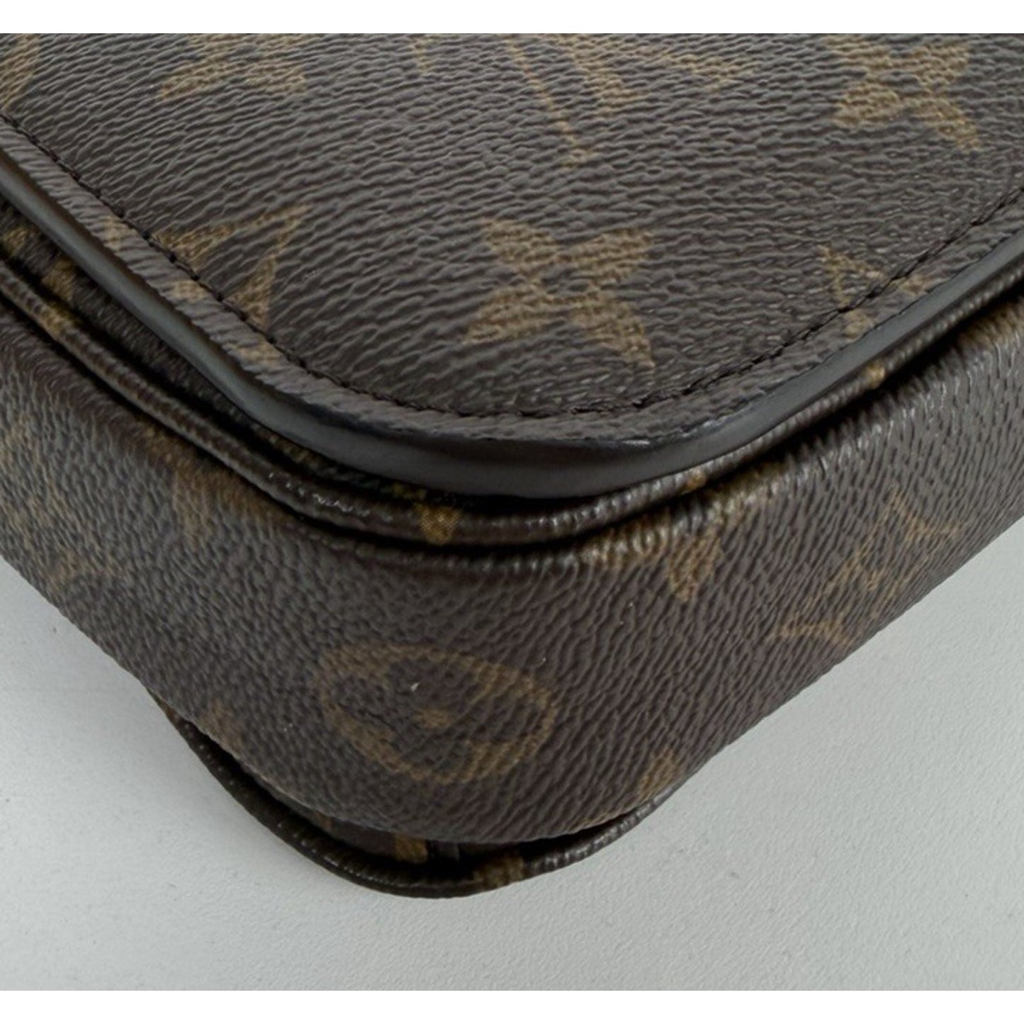 Louis Vuitton Pochette Metis MM Bag in Brown Monogram Coated Canvas NFC E-1
