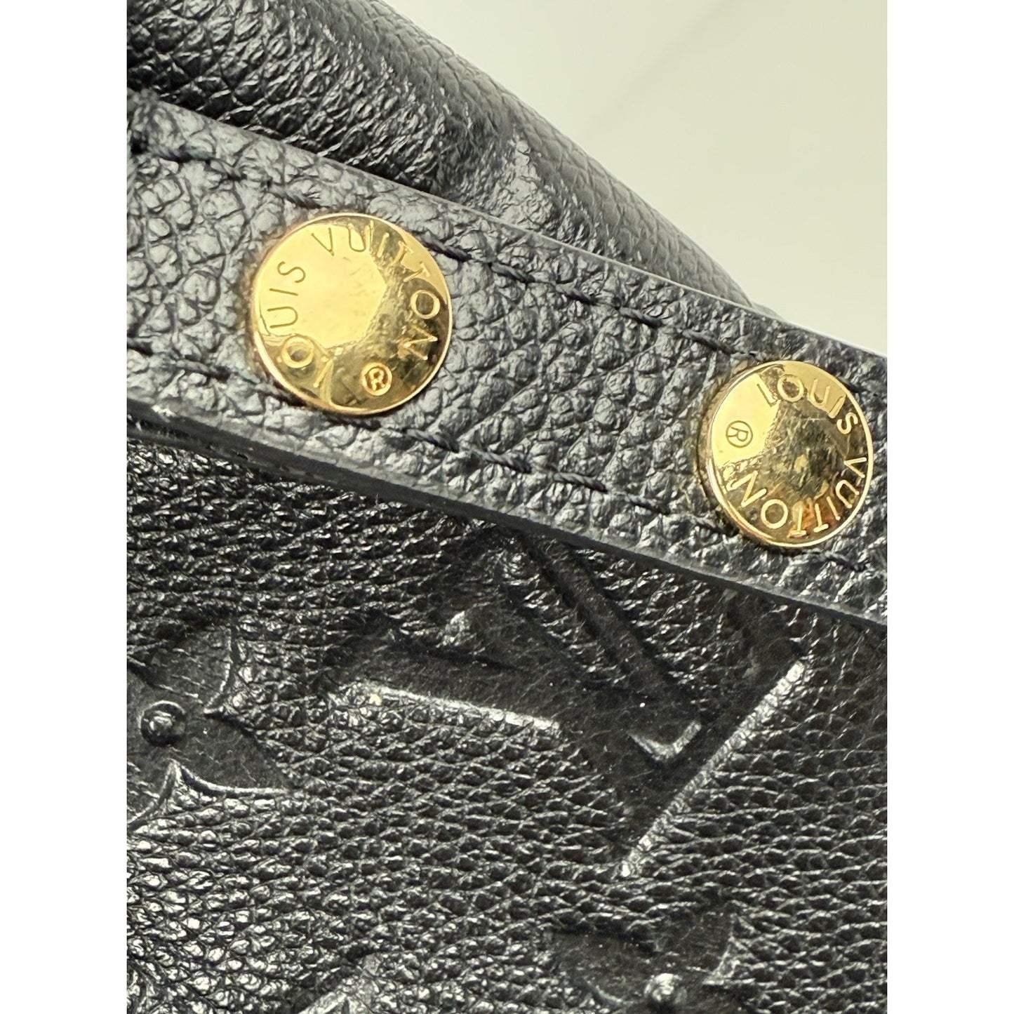 Louis Vuitton Neo Noé MM Empreinte Black Leather Women's Bucket Bag