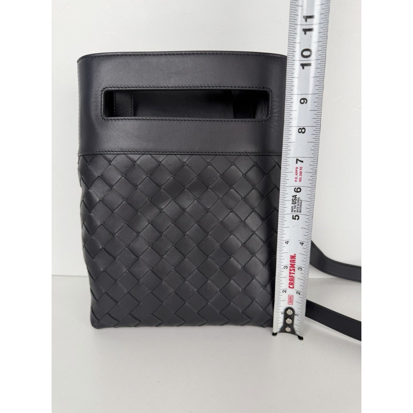 Bottega Veneta Slot Messenger Crossbody Bag Black Intrecciato Leather NFC S06