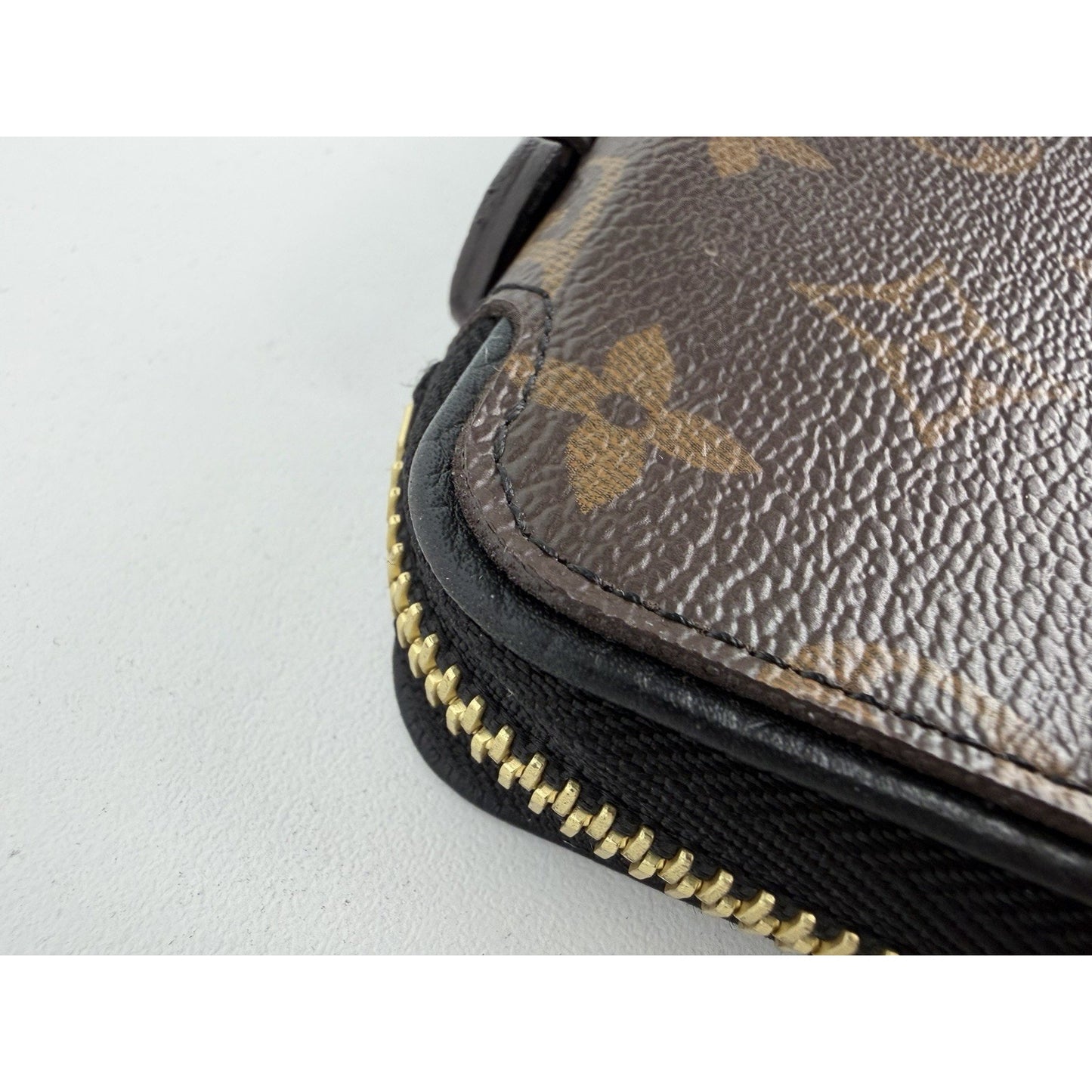 Louis Vuitton Monogram Daily Organizer Coated Canvas & Leather Corners 2015 S11