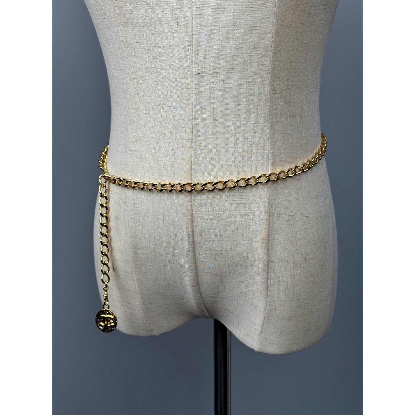 LAYAWAY: Chanel Gold-plated Metal Chain Belt with CC Logo Medallion K-1 (Copy)