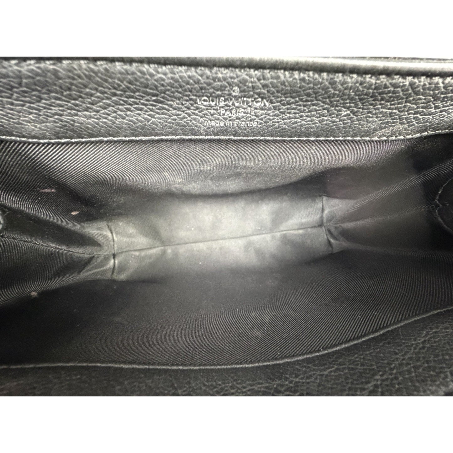 Louis Vuitton Lockme II BB Handbag in Black Pebbled Leather 2016 S-10