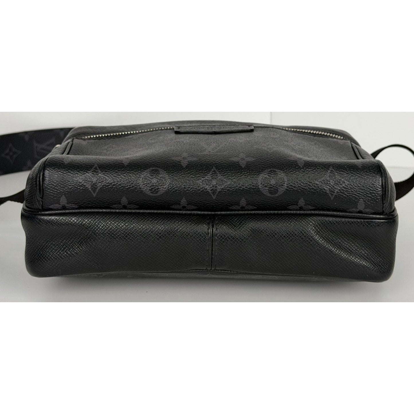 Louis Vuitton Monogram Eclipse Taigarama Outdoor Messenger Bag in Black S-05