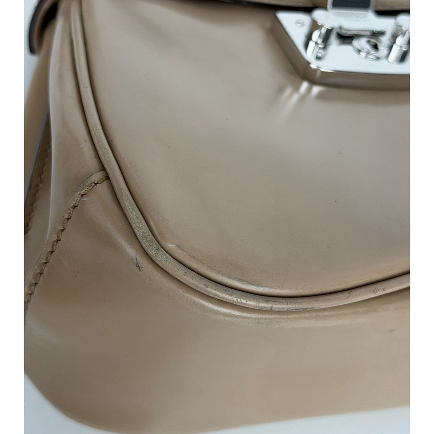 Gucci Lady Lock Bamboo Top Handle Bag in a Light Beige Leather S08
