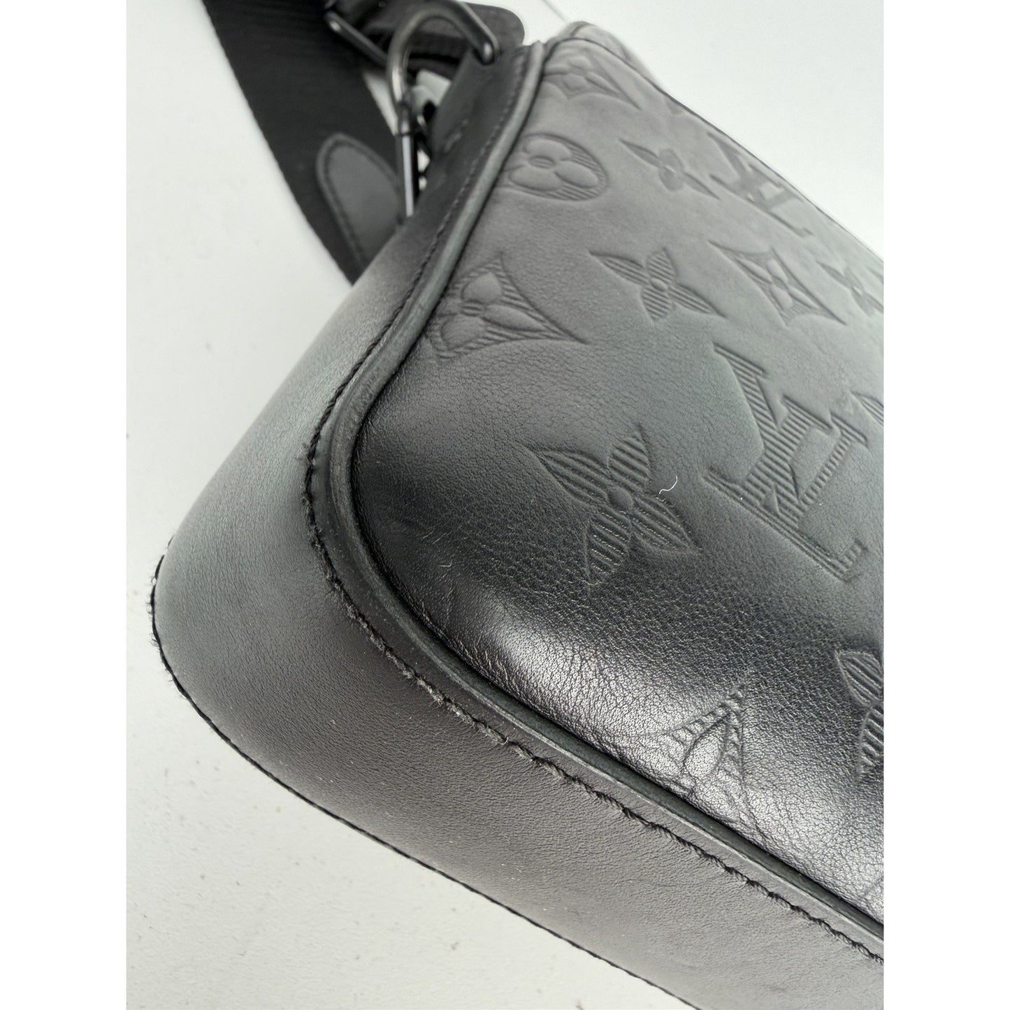 Louis Vuitton Shadow Duo Messenger Bag Black Embossed Monogram Leather NFC S-09