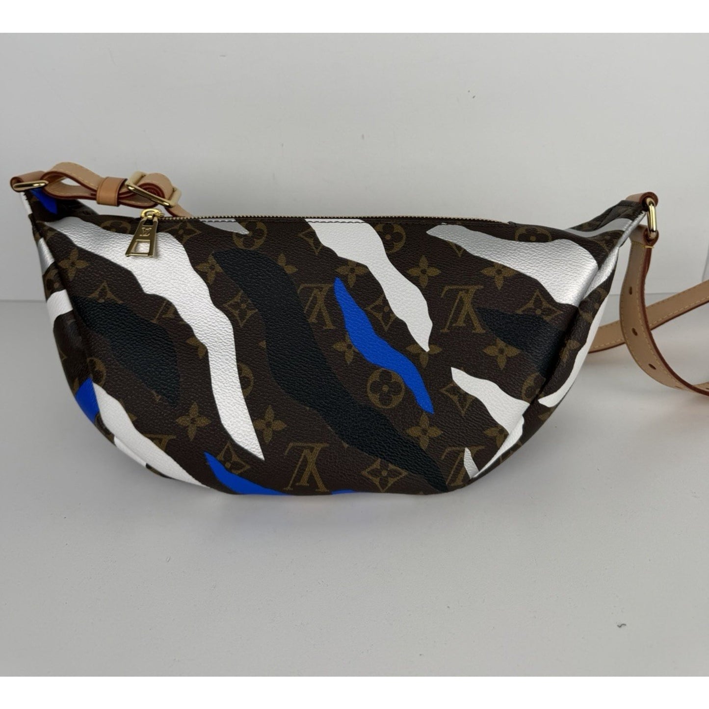 Louis Vuitton x League of Legends Bumbag Monogram Blue&Silver Camouflage 2020 C8