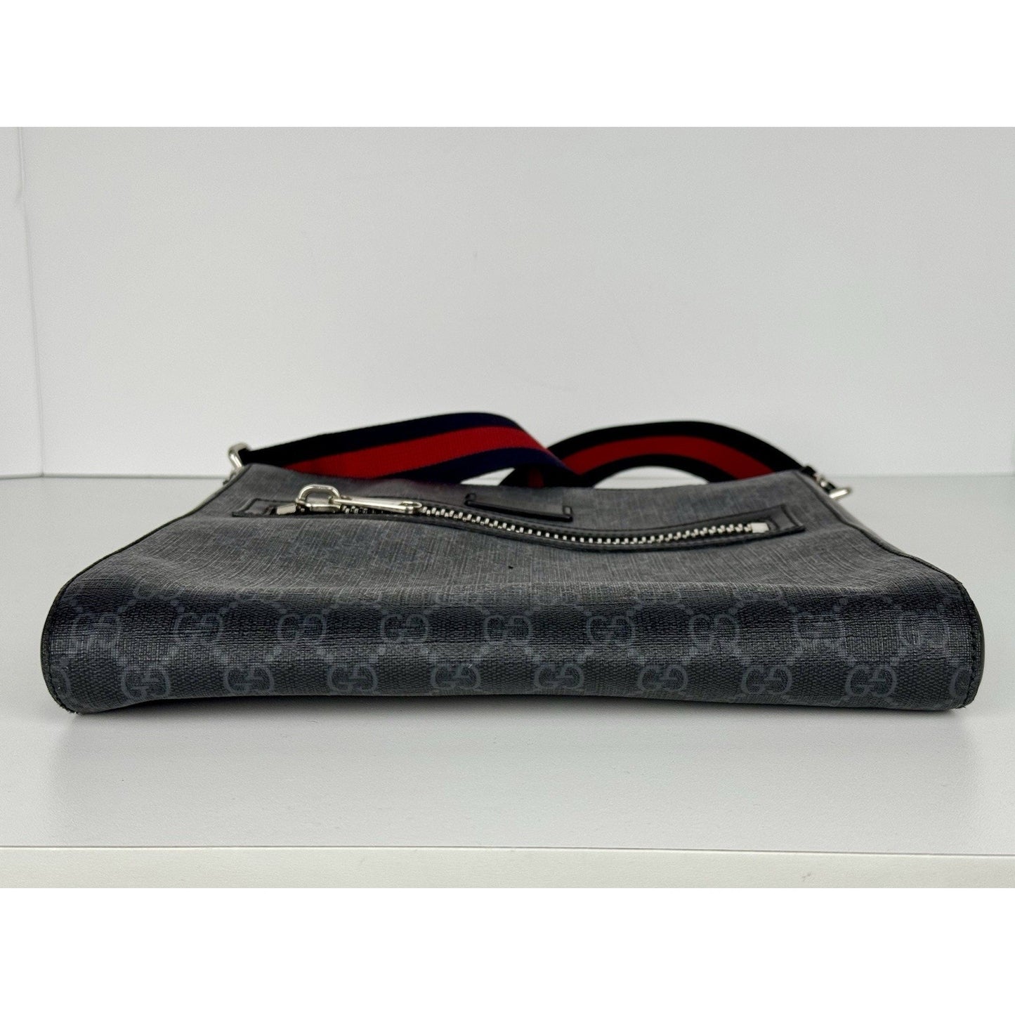 Gucci GG Supreme Gray Canvas Messenger Bag with Black Trim B-2