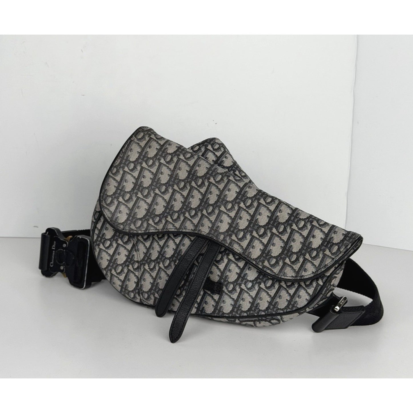Dior Men Saddle Bag in Navy Monogram Oblique Jacquard Canvas 2019 B4