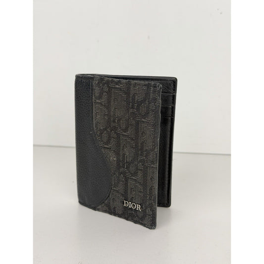 Dior Saddle Vertical Bifold Card Holder in Black Grained Leather 2023