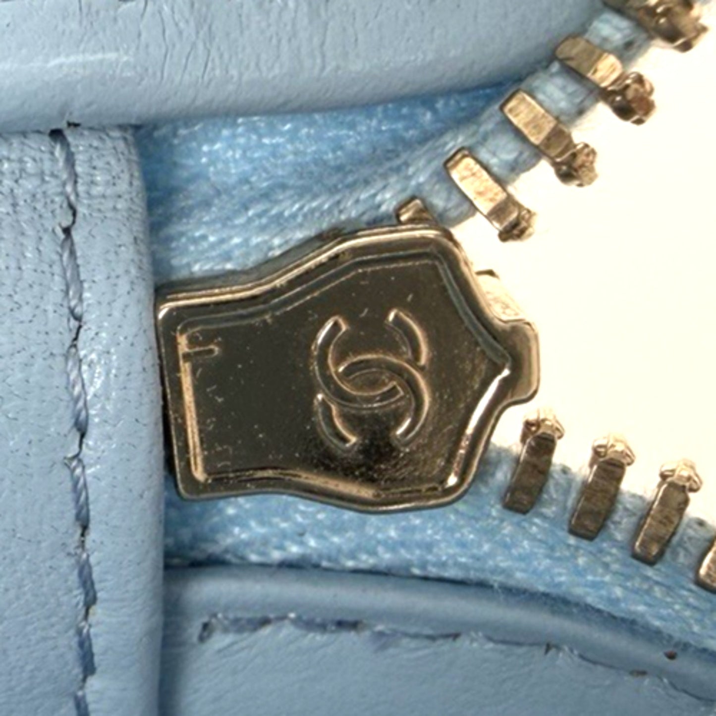 Chanel Caviar Quilted Vanity Small Case Bag With Chain in Light Blue