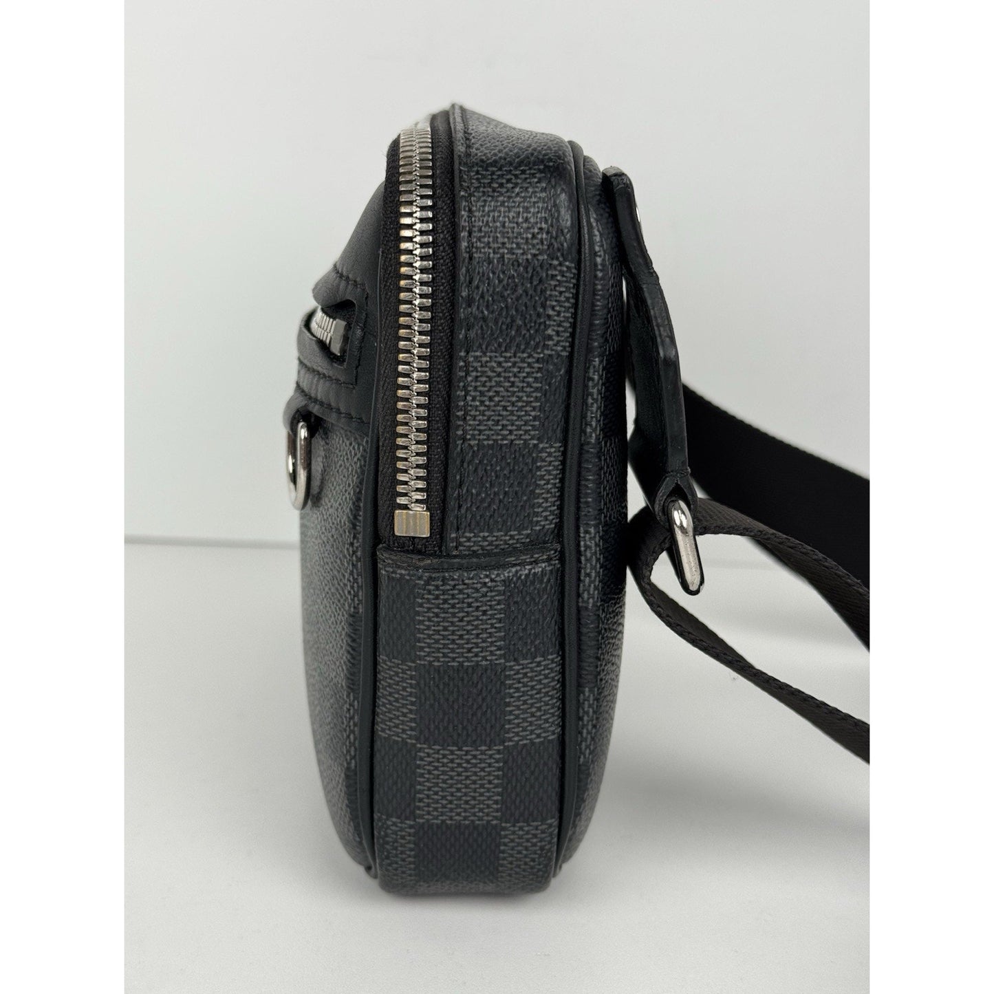 Louis Vuitton Damier Graphite Scott Messenger Bag Black with Silver Hardware C-1
