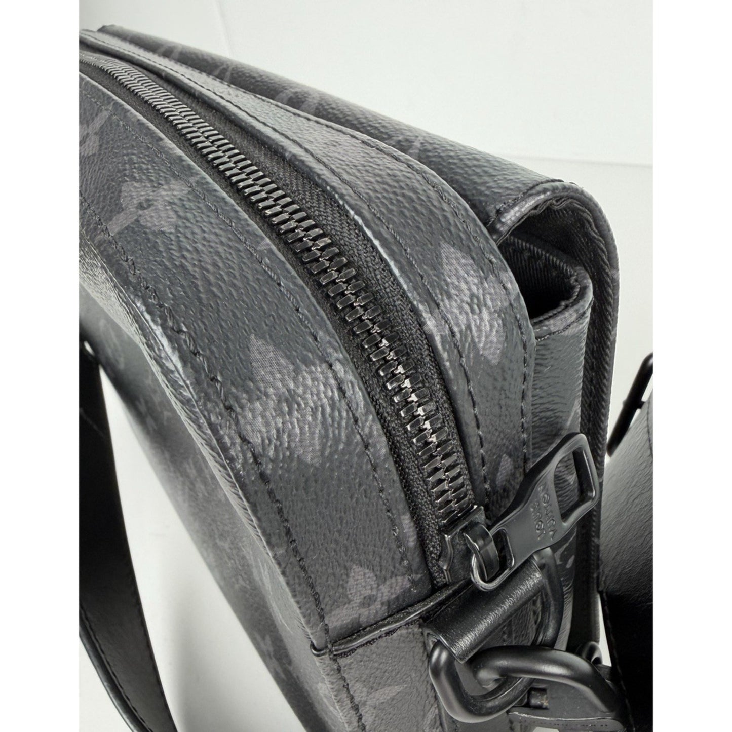Louis Vuitton Steamer Messenger Bag Monogram Eclipse Coated Canvas 2021 R1