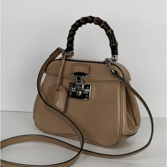 Gucci Lady Lock Bamboo Top Handle Bag in a Light Beige Leather S08