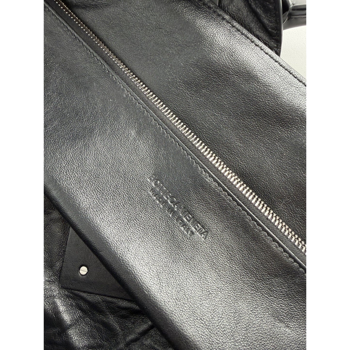 Bottega Veneta Cabat Maxi Intrecciato Tote Bag Medium in Black Leather R1