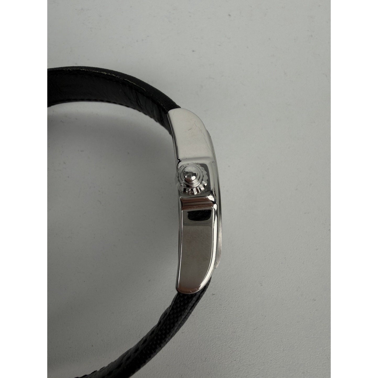Cartier Roadster 3312 Tonneau-Shaped Case & Black Textured Rubber 41mm