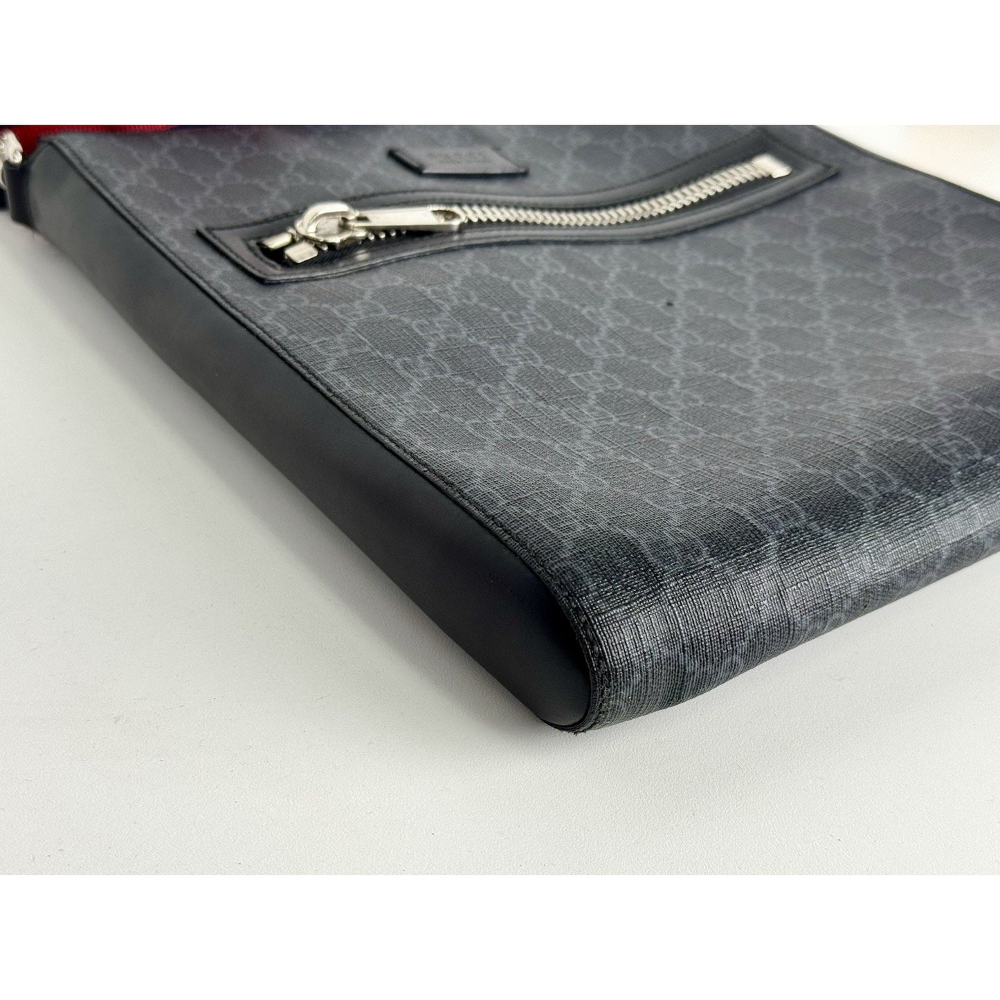 Gucci GG Supreme Gray Canvas Messenger Bag with Black Trim B-2