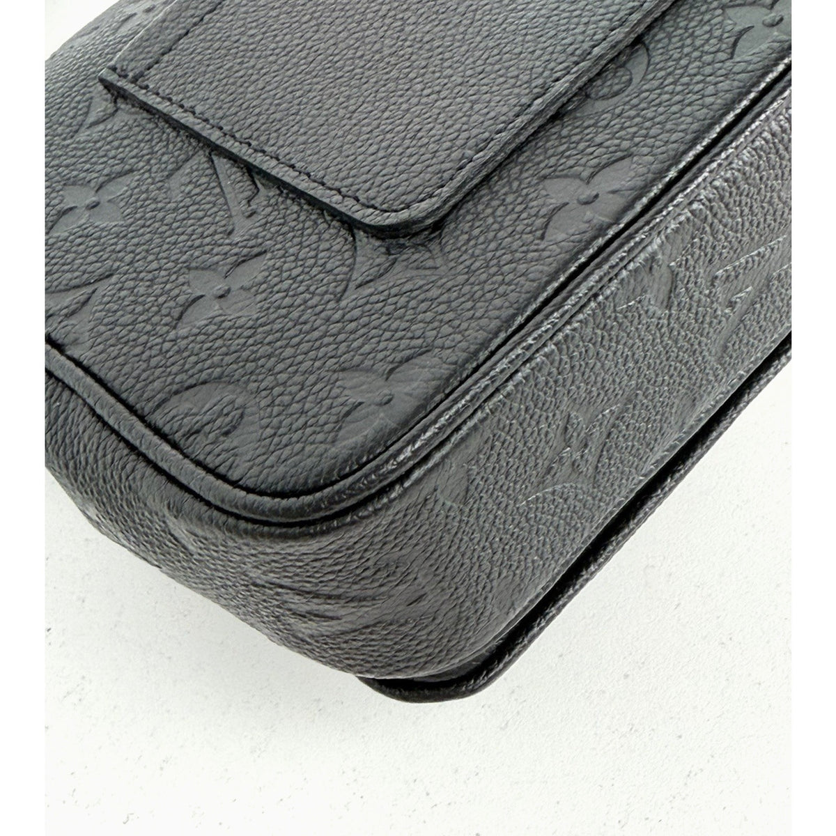 Louis Vuitton Marceau Shoulder Bag in Black LV Monogram Empreinte Leather NFC E2