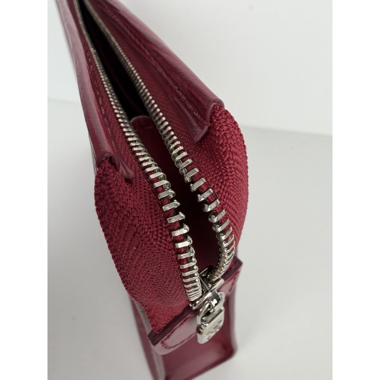 Louis Vuitton Toiletry Pouch 26 Fuchsia Leather & Silver-tone Zipper 2018 K1