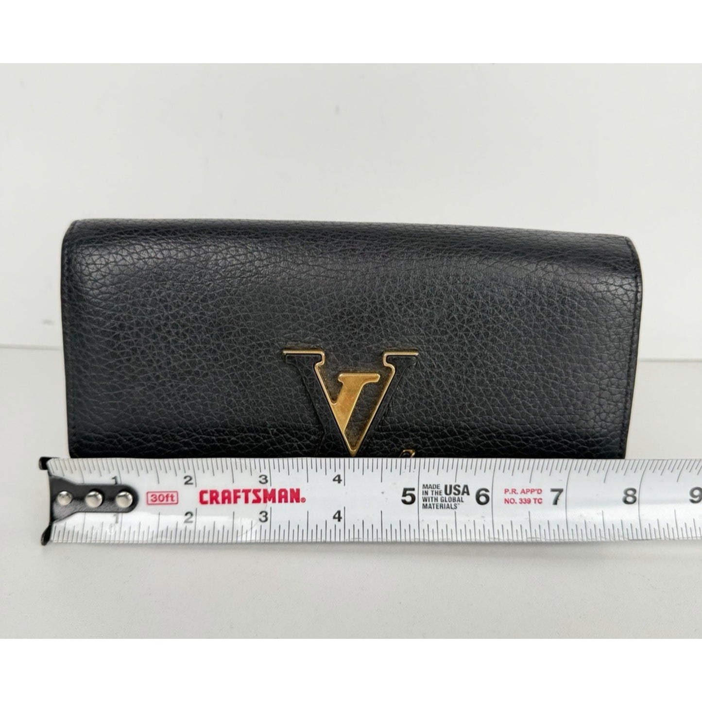 Louis Vuitton Capucines Wallet in Black Taurillon Leather 2019