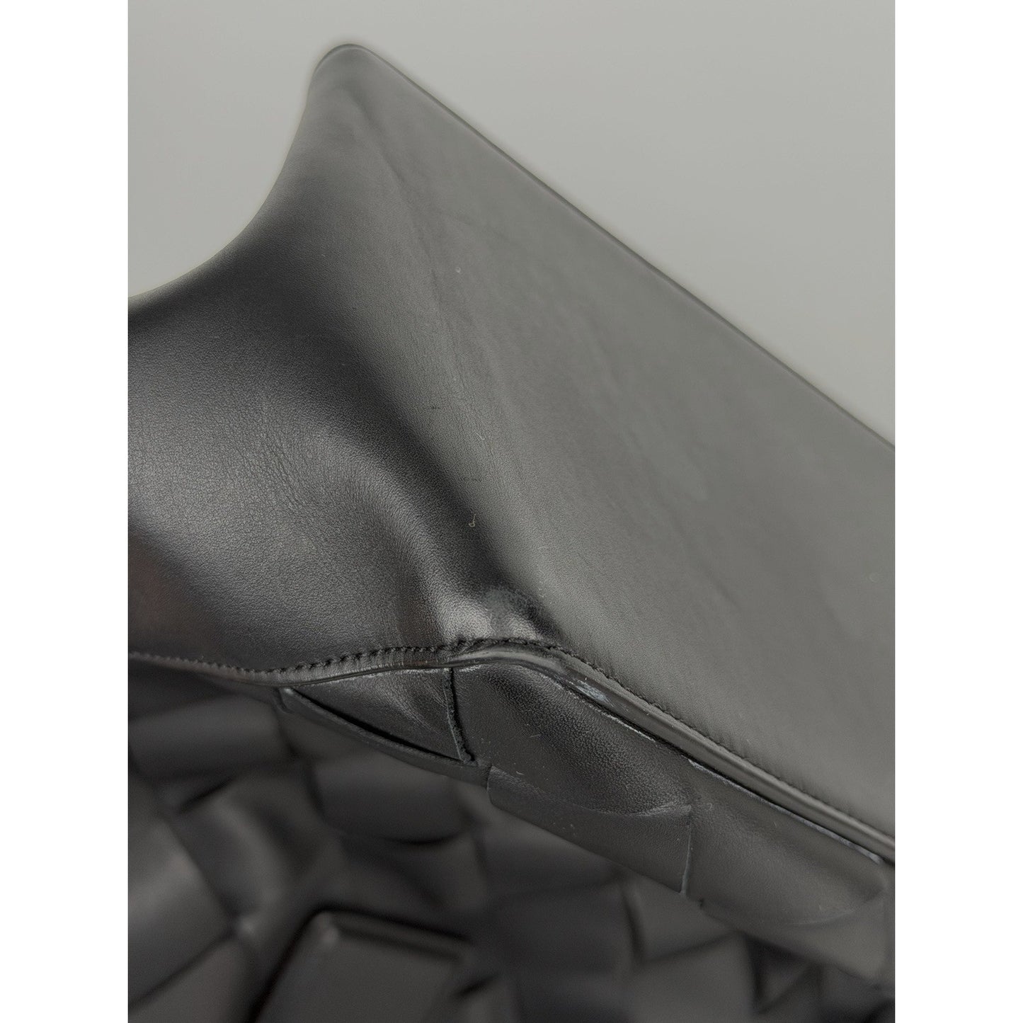 Bottega Veneta Cabat Maxi Intrecciato Tote Bag Medium in Black Leather R1