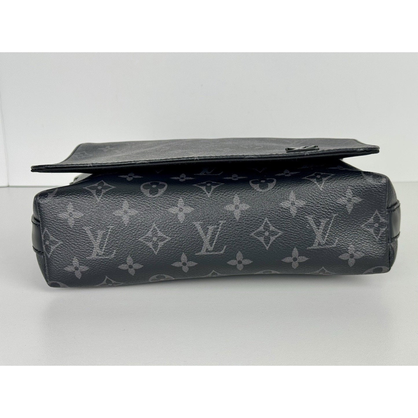 Louis Vuitton District PM Messenger Bag in Monogram Eclipse Canvas D-3
