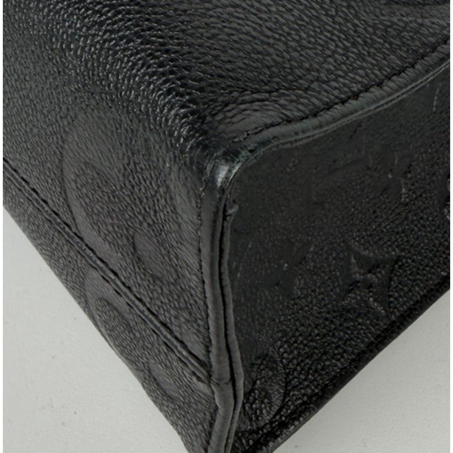 Louis Vuitton OnTheGo PM Bag in Back Debossed Monogram Empreinte Leather NFC C3