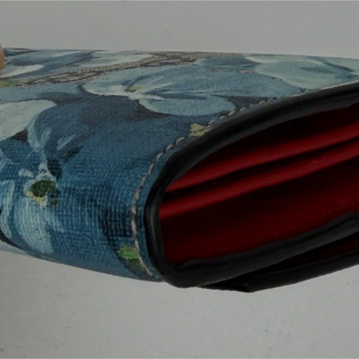 Gucci GG Supreme Monogram Blooms Continental Wallet in Coated Canvas K2