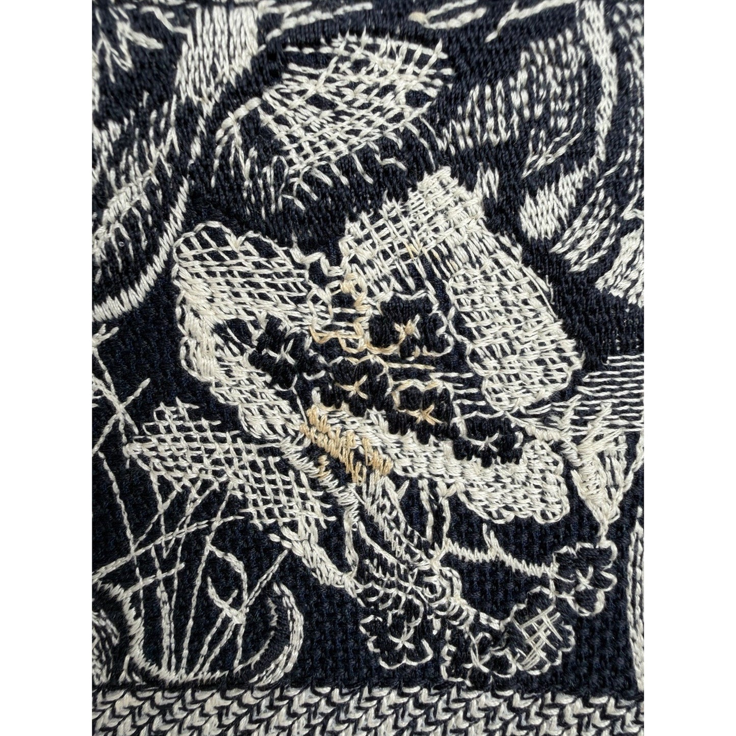 Christian Dior Book Tote Large in Blue and Ecru Toile de Jouy Motif 2021 F3