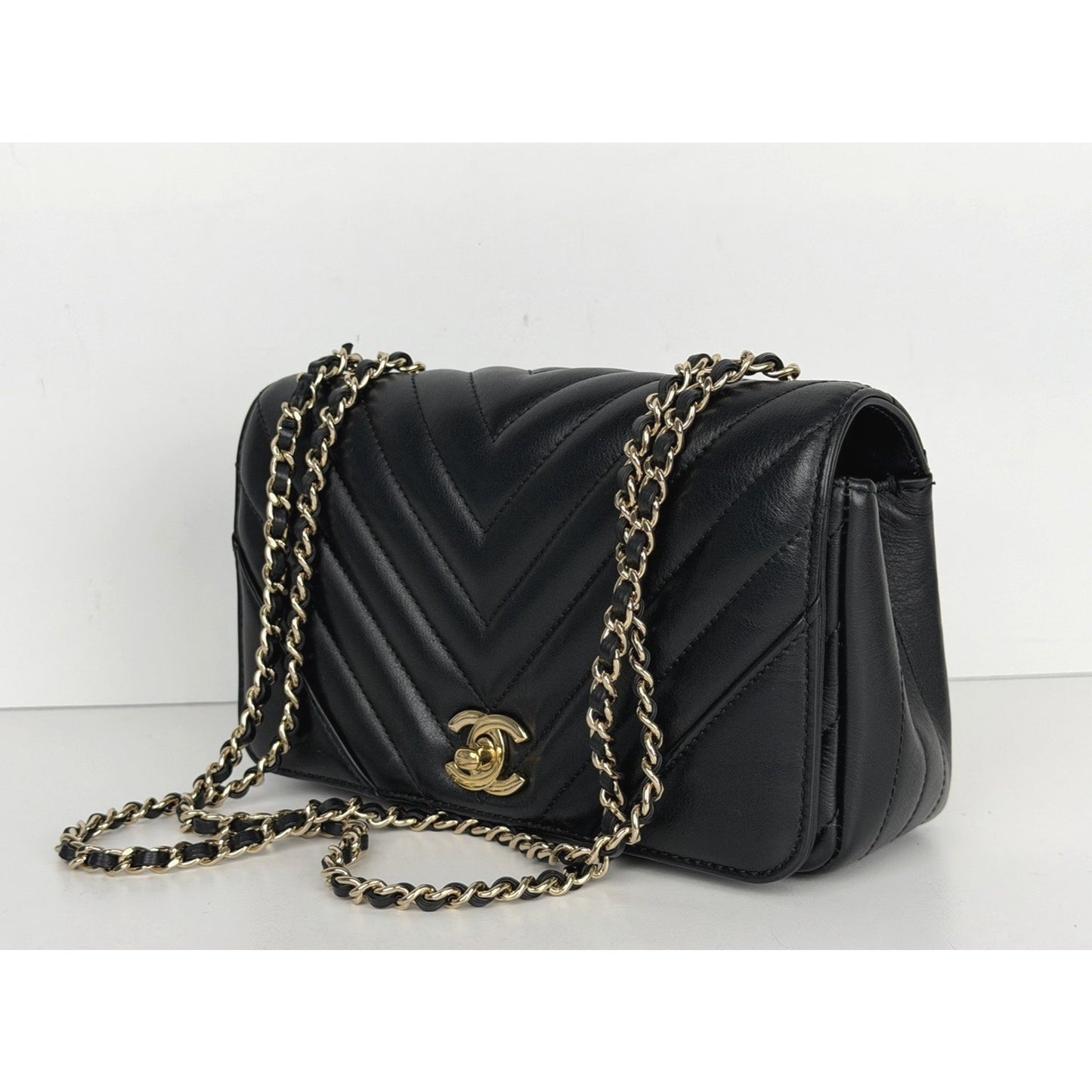 Chanel Flap Bag Chevron Statement Mini in Black Calfskin Leather 2019 C6