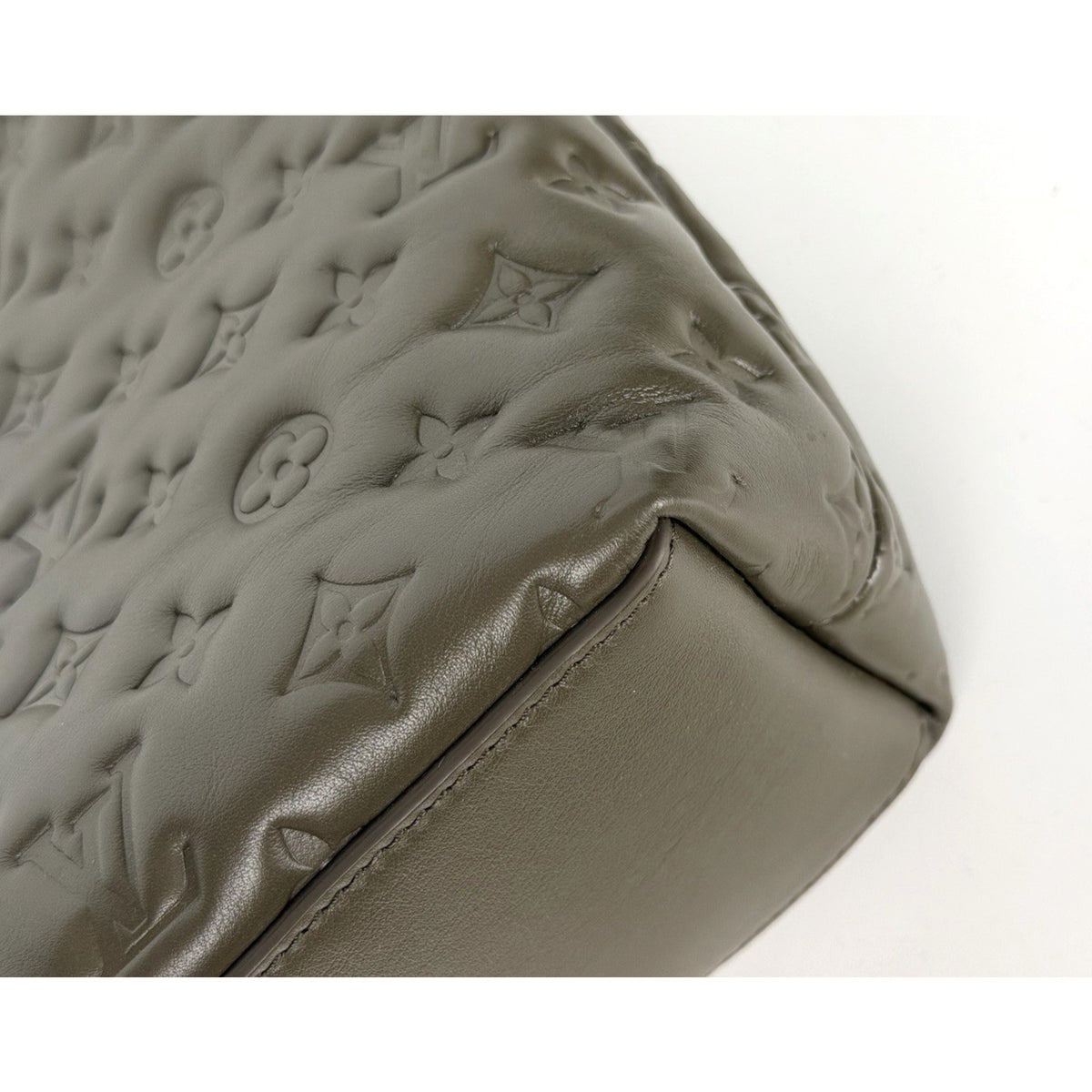 Louis Vuitton Coussin MM Hobo Bag In Green Monogram Empreinte Leather NFC D4
