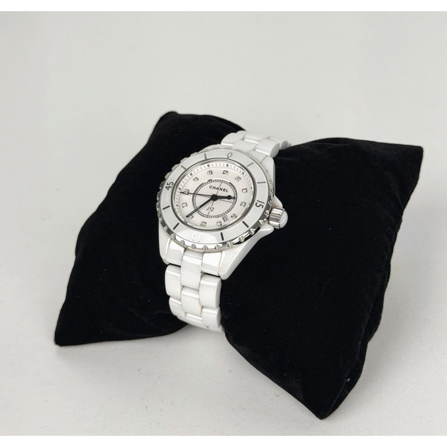 Chanel Watch J12 H1628 White Ceramic Quartz Diamond Hour Markers