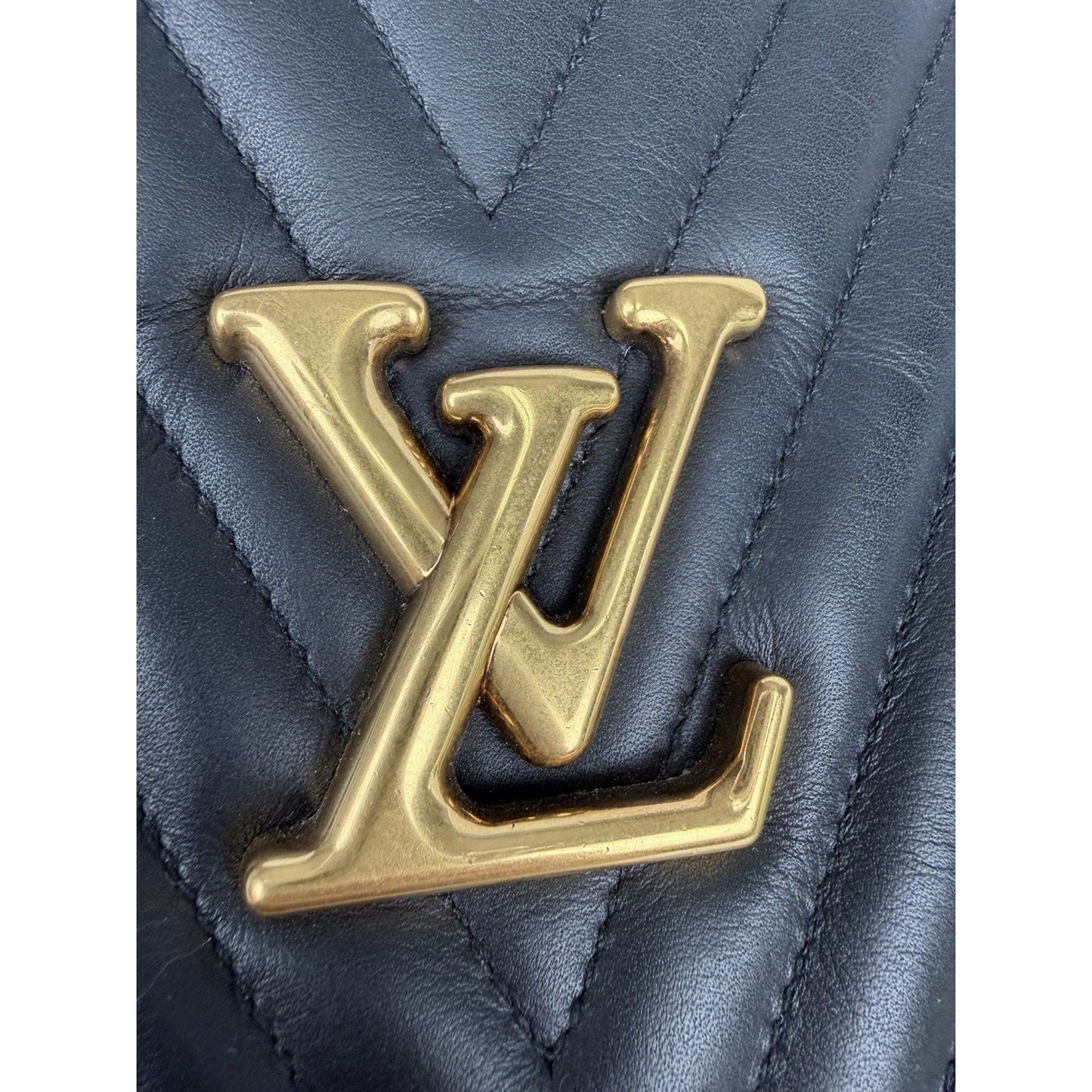 Louis Vuitton New Wave Chain Tote Black Quilted Calfskin Leather Microchipped E2