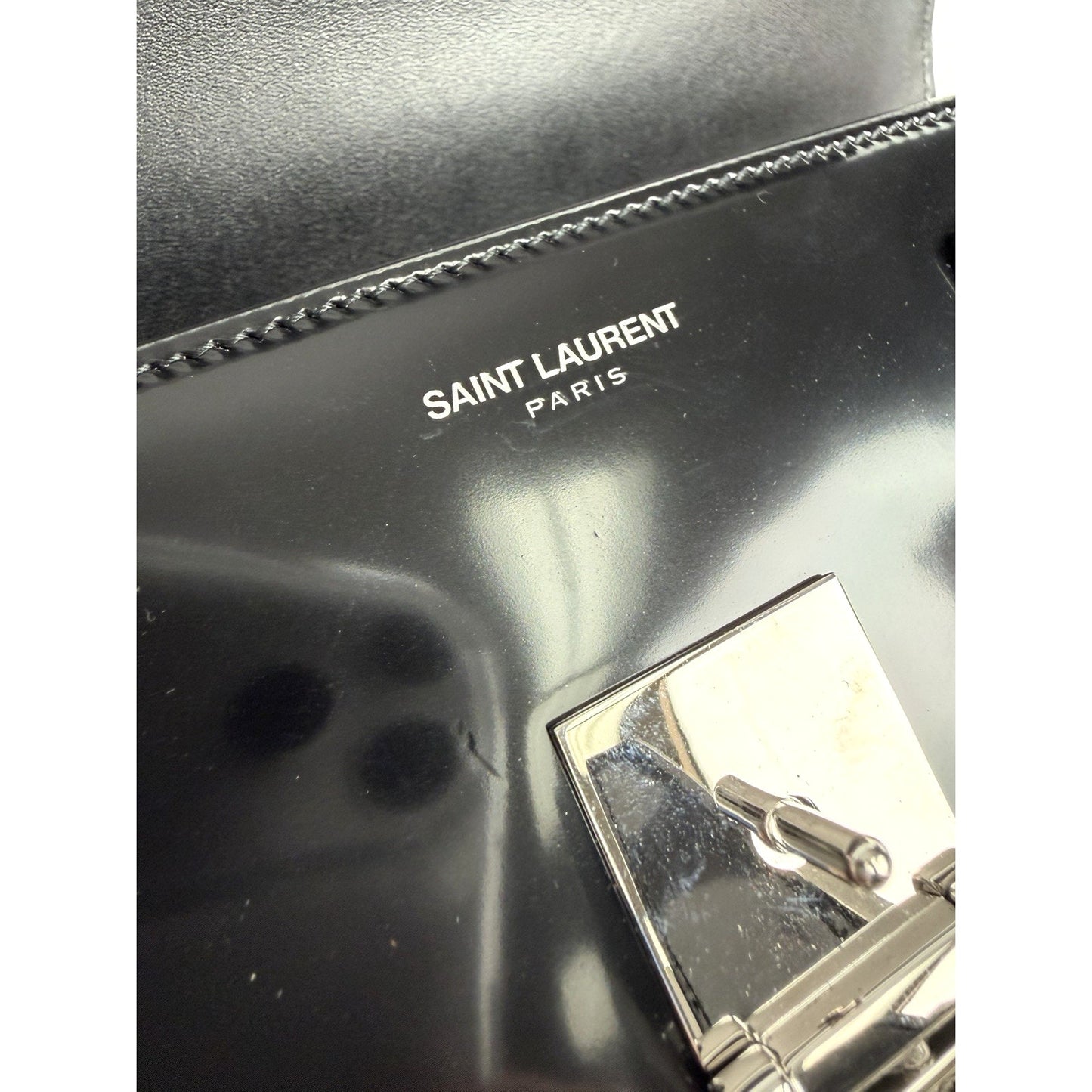 Saint Laurent Le Fermoir Small Top-Handle Bag in Black Spazzolato Leather S-03