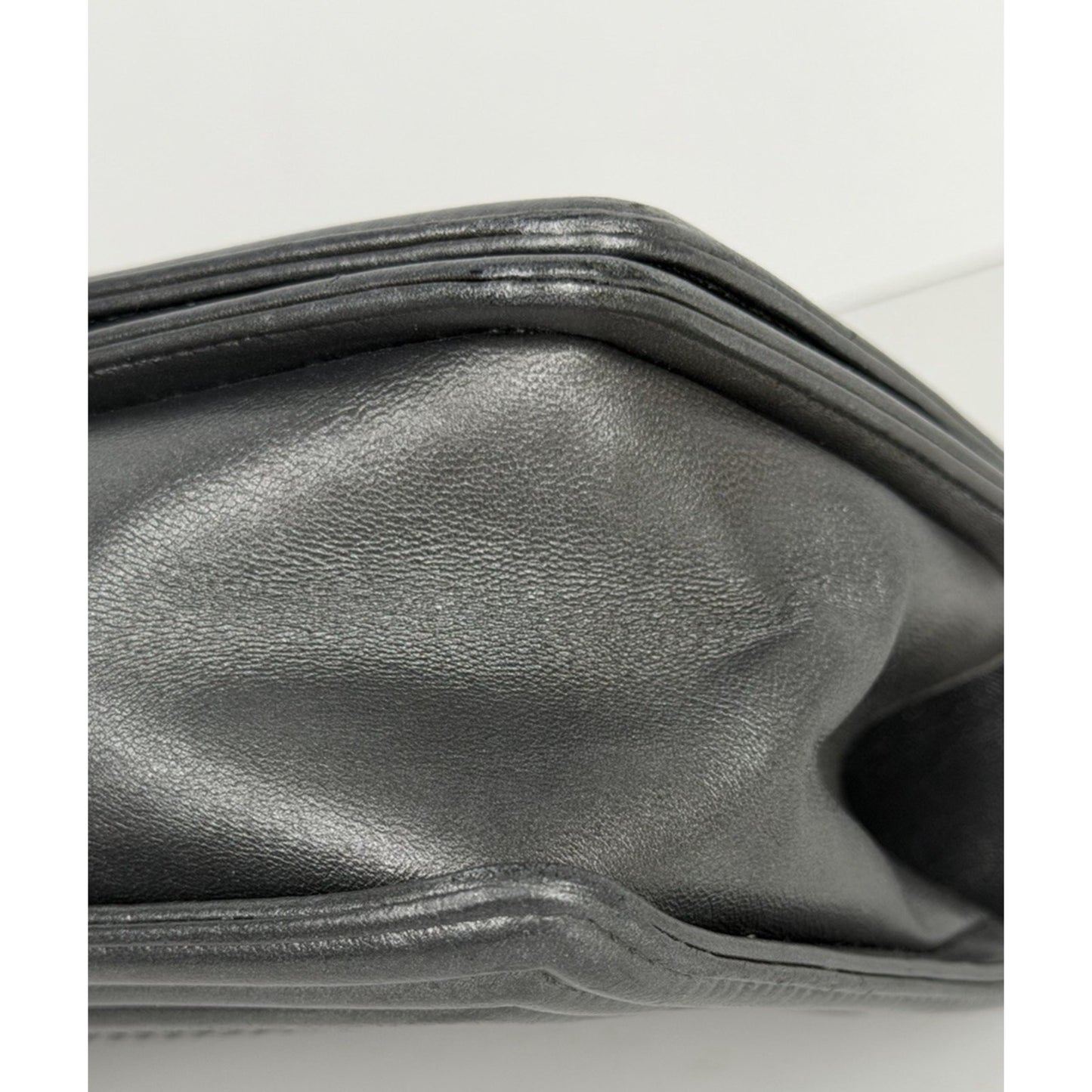 Chanel Medium Boy Flap Shoulder Bag in Grey Cube Embossed Leather 2013-2014 S