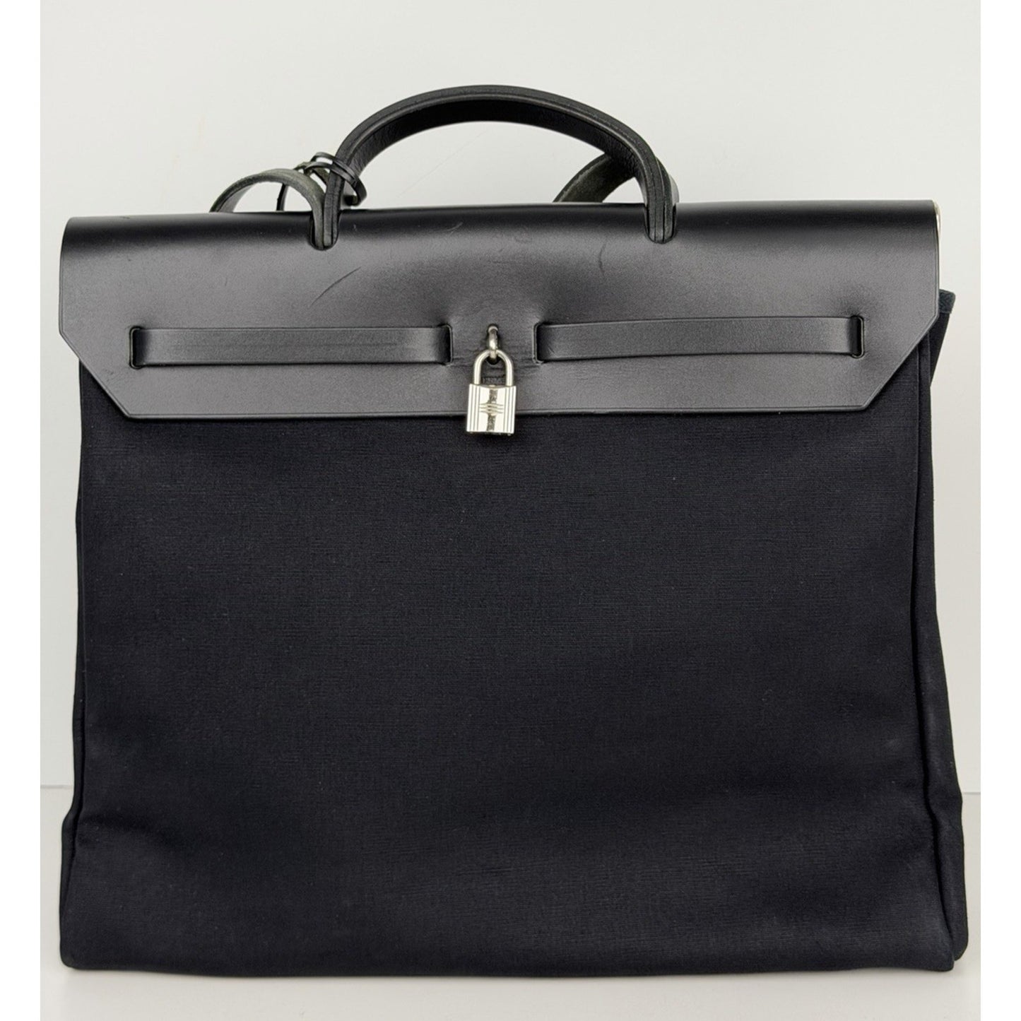 Hermes Military Toile Vache Hunter Herbag Messenger 39 in Black 2001 E2