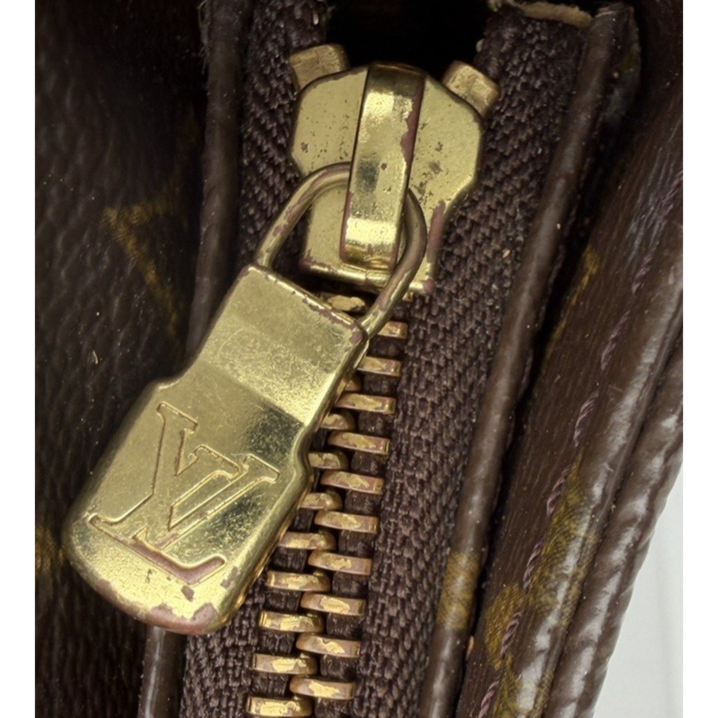 Louis Vuitton Monogram Looping GM Bag in Brown Coated Canvas 1999 S