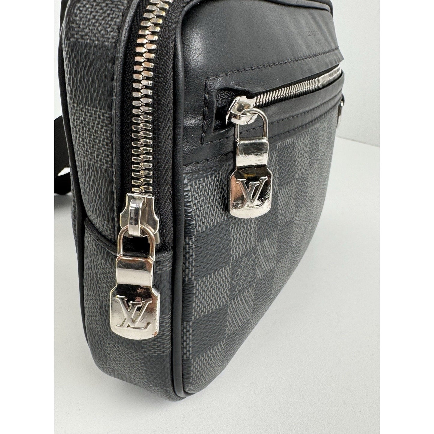 Louis Vuitton Damier Graphite Scott Messenger Bag Black with Silver Hardware C-1