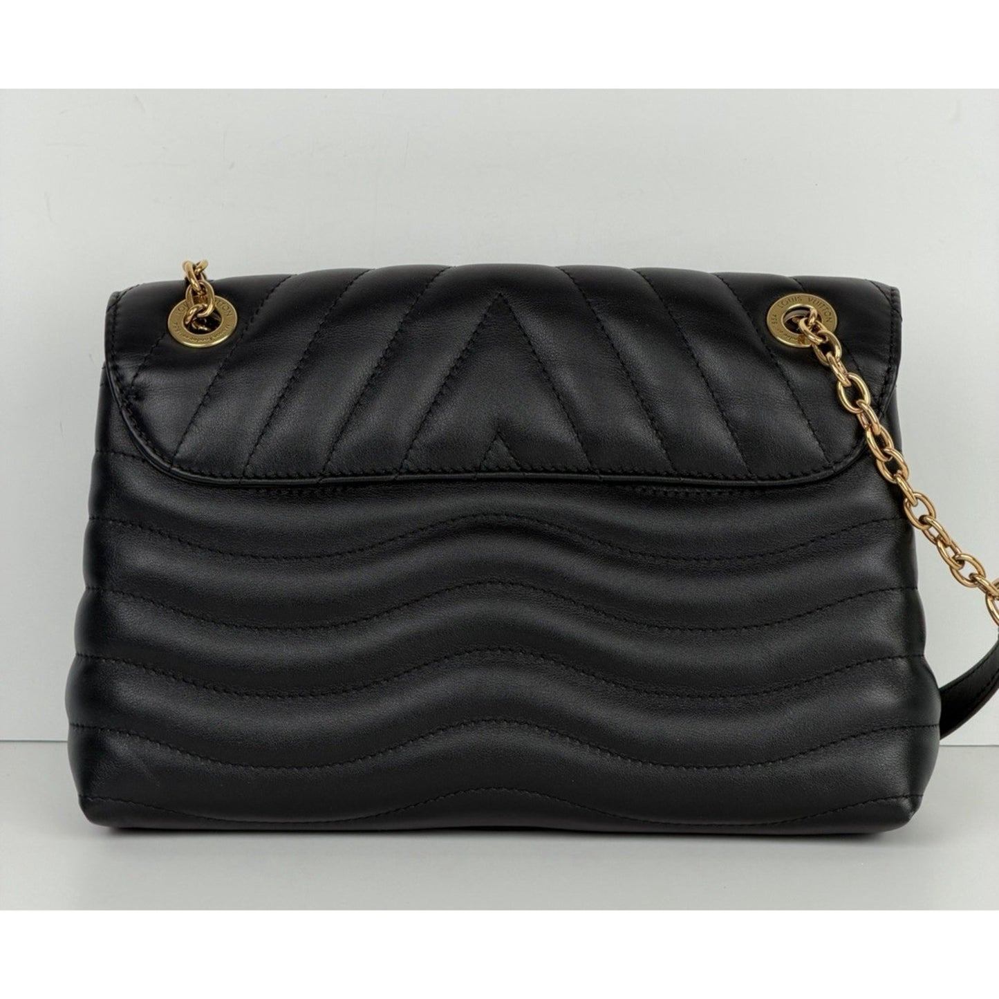 Louis Vuitton New Wave Chain Bag GM in Black Quilted Calfskin Leather NFC D3