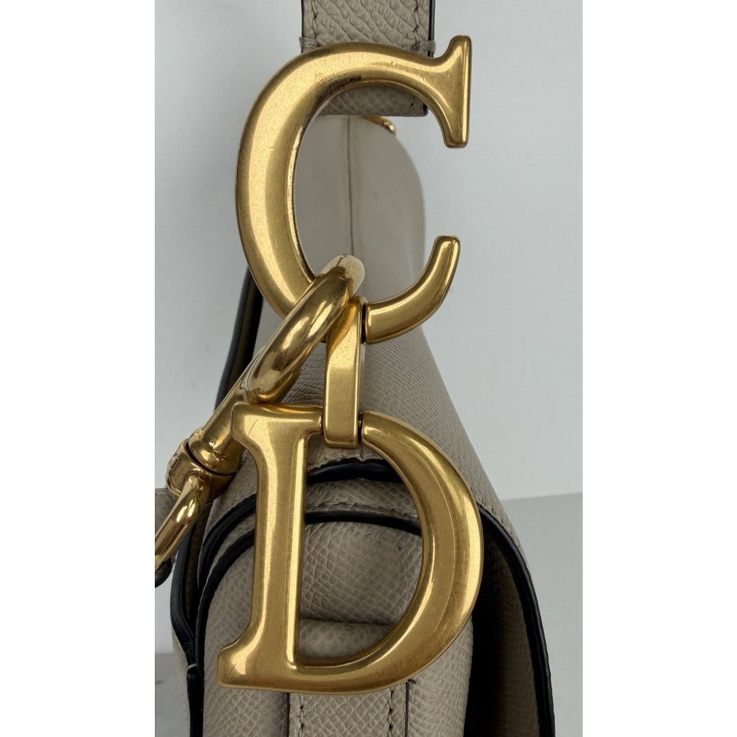 Christian Dior Saddle Medium Bag in Warm Taupe Grained Calfskin Leather 2023 E-3