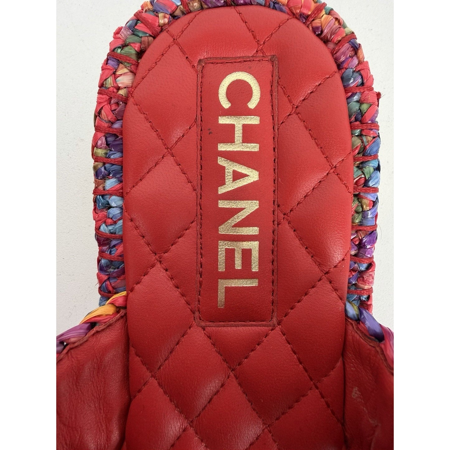 Chanel 20S CC Toe Ring Flat Sandals Multicolor Raffia & Red Leather Chain US 8