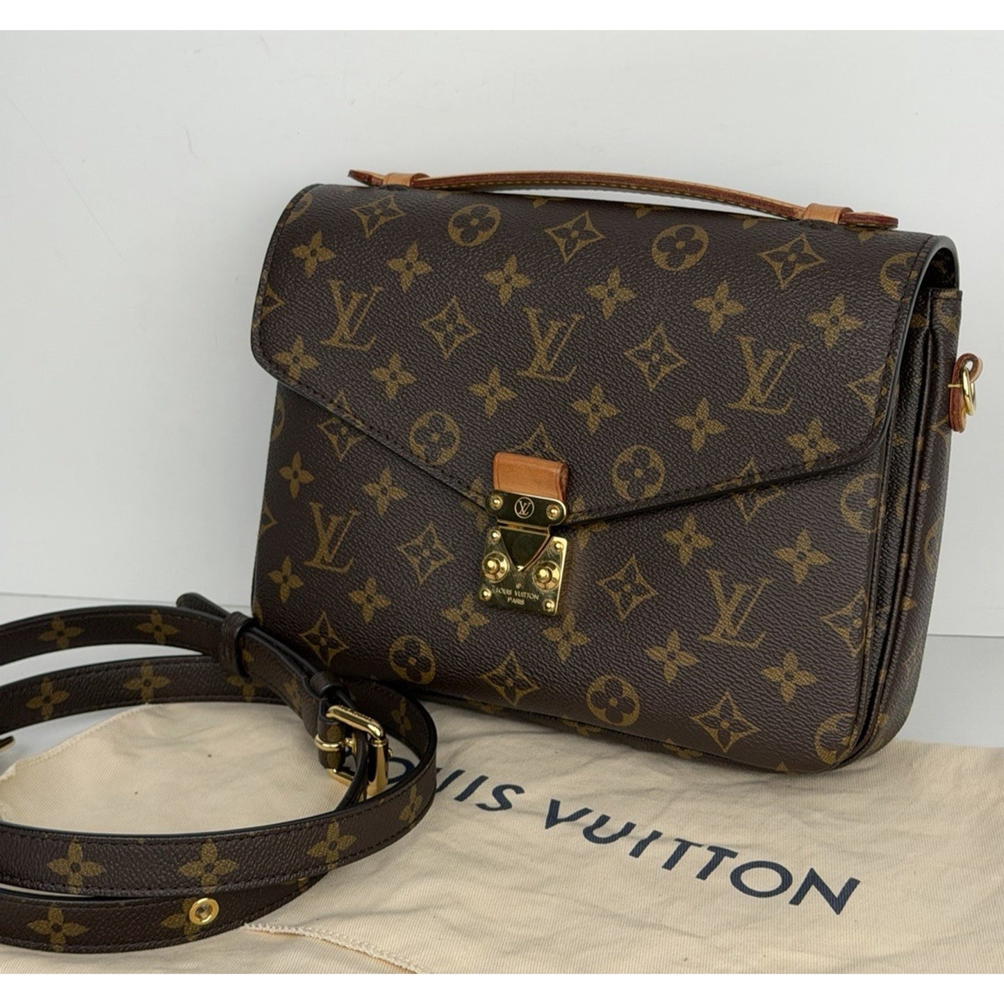 Louis Vuitton Pochette Metis MM Handbag in Monogram Coated Canvas NFC E1