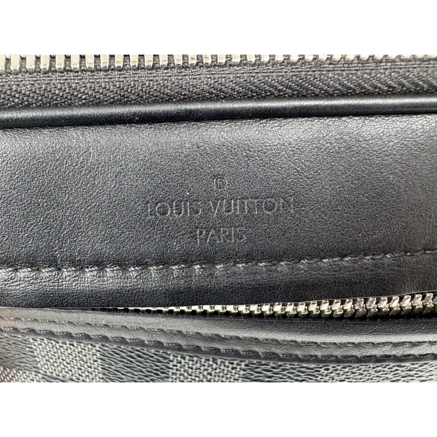 Louis Vuitton Damier Graphite Scott Messenger Bag Black with Silver Hardware C-1