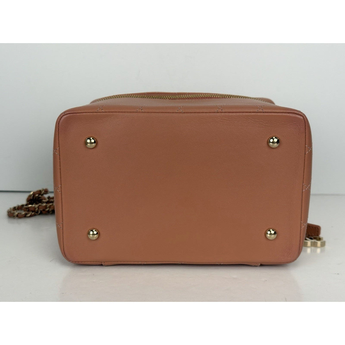 Chanel Knock On Wood Vanity Case Crossbody Bag in Coral Leather 2018-2019 C5