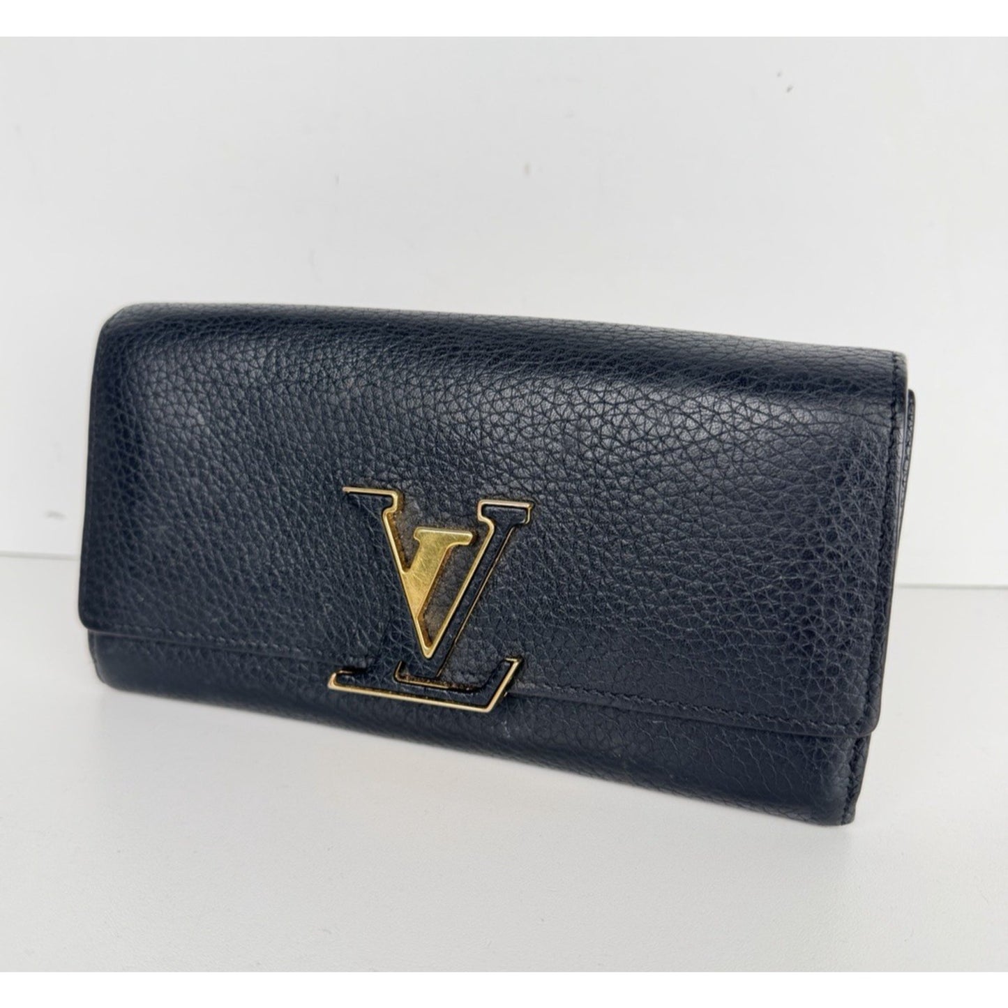 Louis Vuitton Capucines Wallet in Black Taurillon Leather 2019