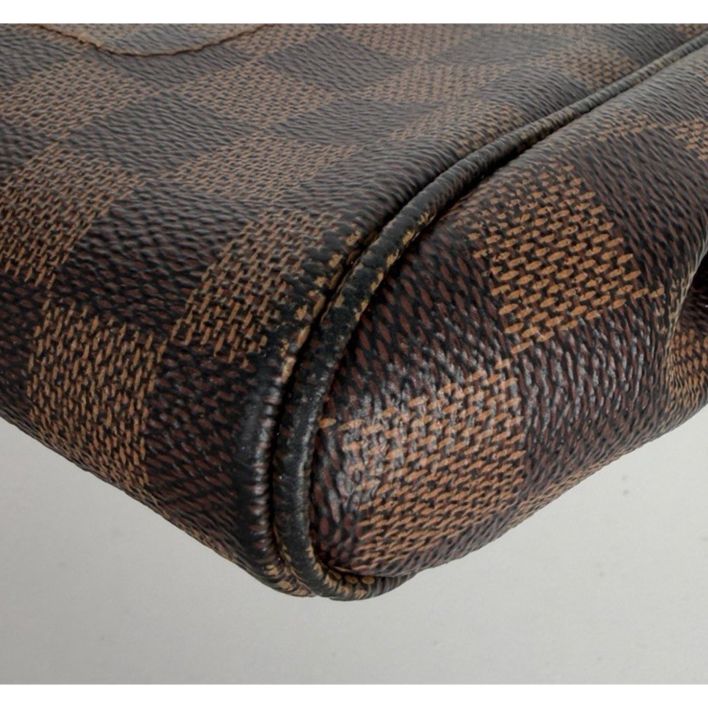 Louis Vuitton Favorite MM Shoulder Bag in Damier Ebene Coated Canvas 2015 S14