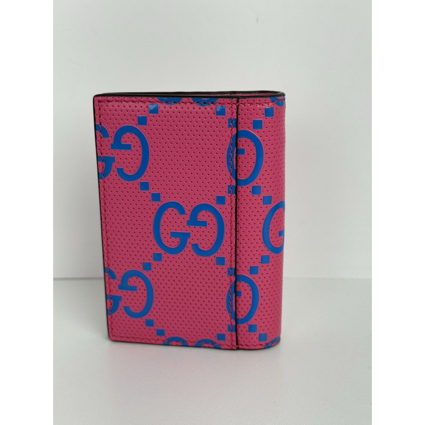Gucci GG Perforated Leather Card Case in Pink C-1