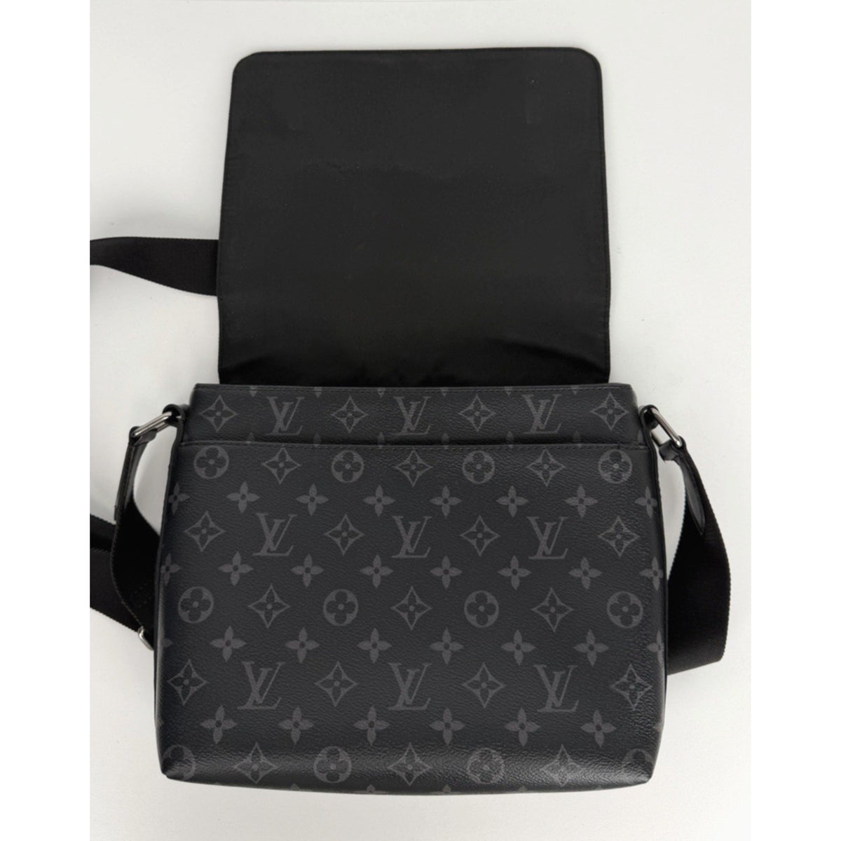 Louis Vuitton District PM Messenger Bag in Monogram Eclipse Canvas 2021 S11