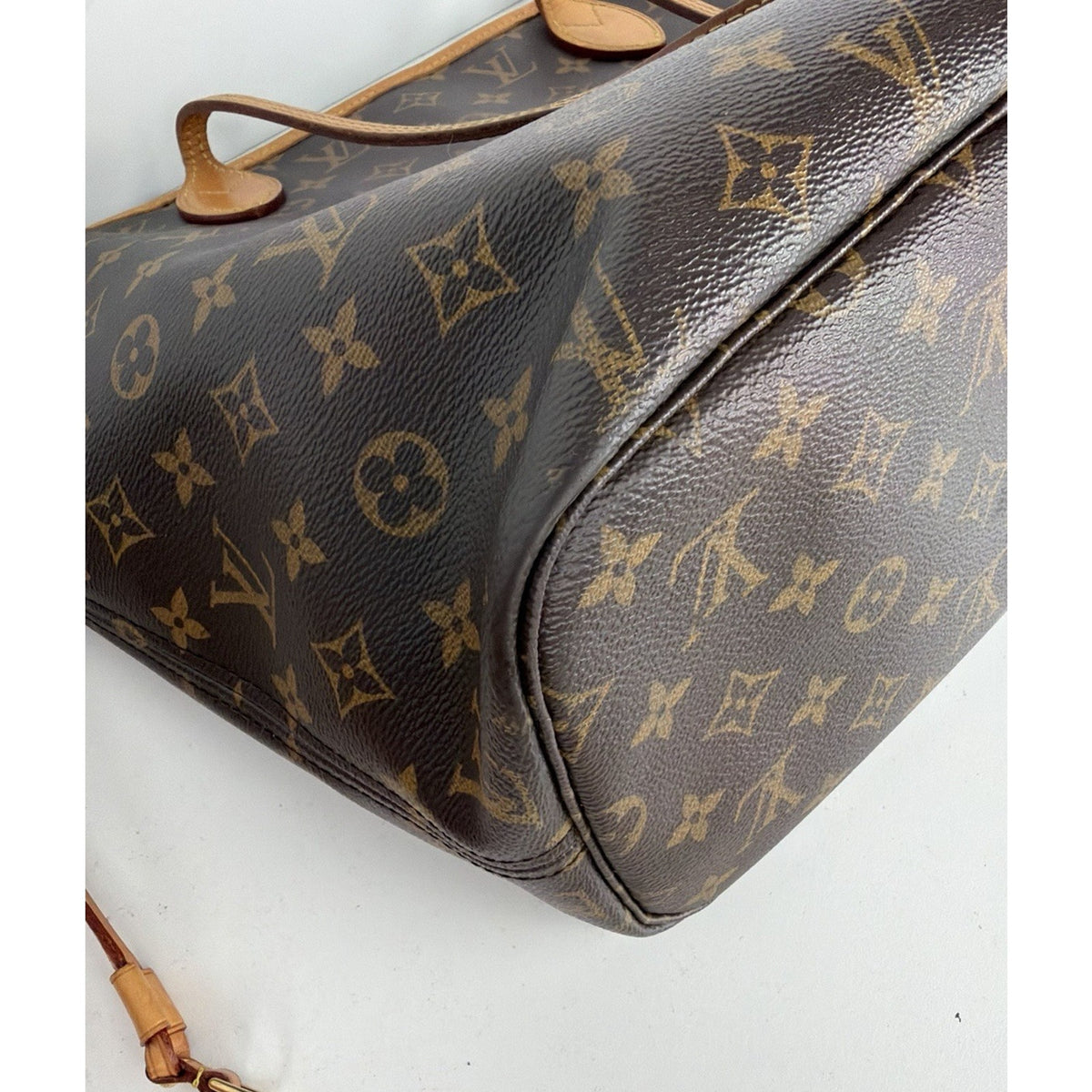 Louis Vuitton Neverfull MM Tote Bag in LV Monogram Brown Coated Canvas 2015 S22