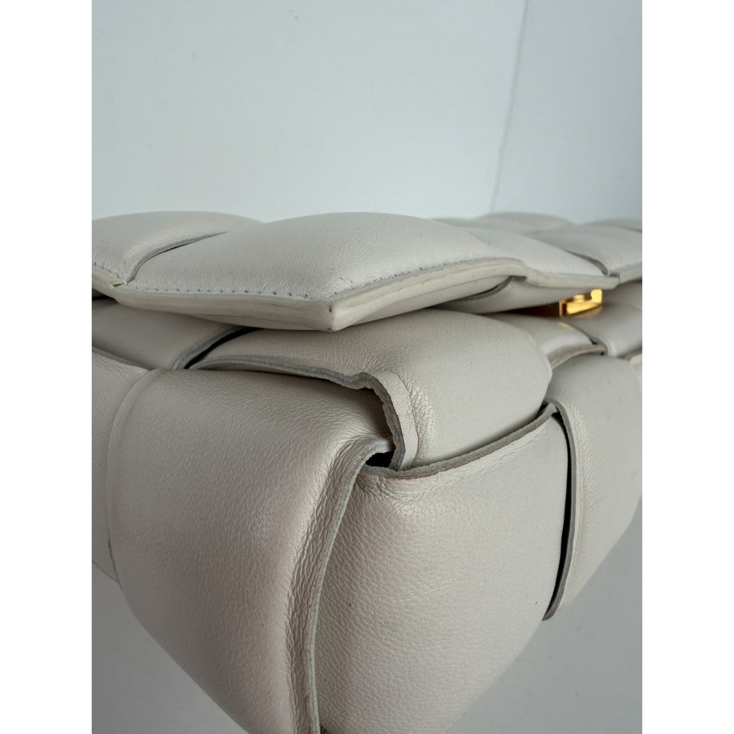 Bottega Veneta Padded Chain Cassette Bag Medium in White Intrecciato Leather S